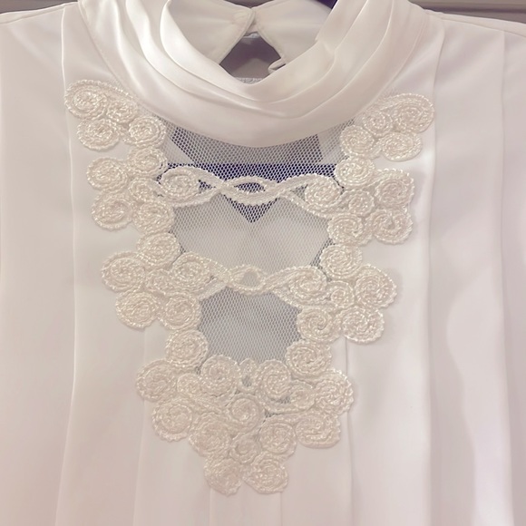 Classy Vintage White Laura Scott Blouse - Picture 2 of 7